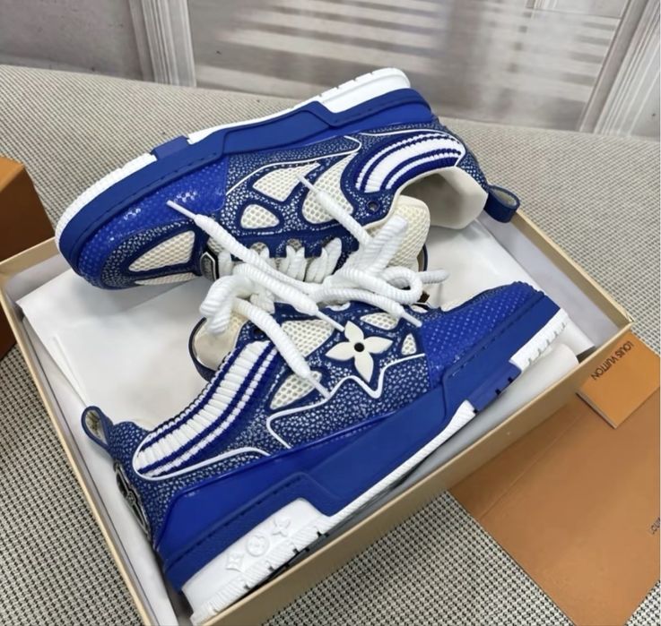 Vand lv skate blue noi, cu cutie. Orice marime in stoc!