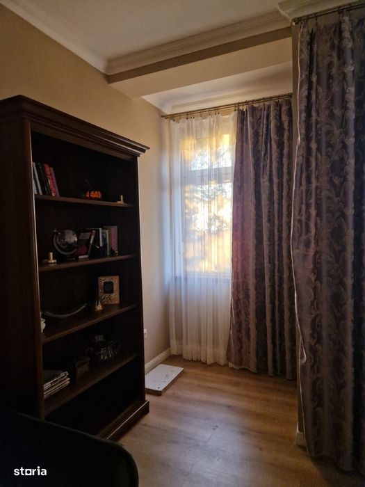 Proprietar – apartament 3 camere, 80 mp, etaj 2/2 strada Republicii