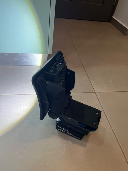 Proiector LED portabil lanterna Makita cu acumulator SCANGRIP NOVA 2 CONNECT