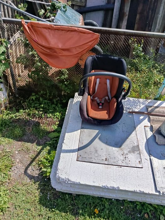 Продам машинное детское кресло