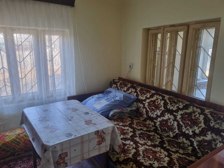 Casa, spatiu comercial,  teren 3025 mp, sat Ciuperceni, pret atragator