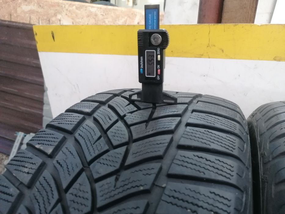 235/50/18  iarna 2*Goodyear  101v dot 3220. 5,,53mm