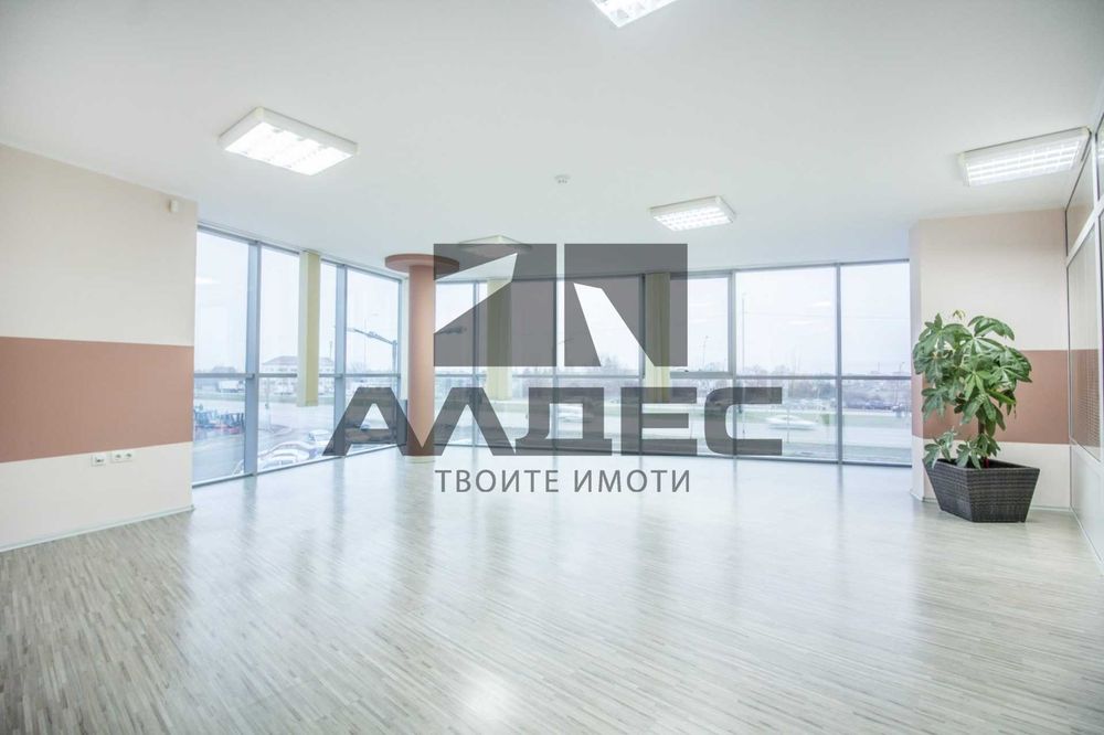 Отдава се офис в кв. Враждебна!