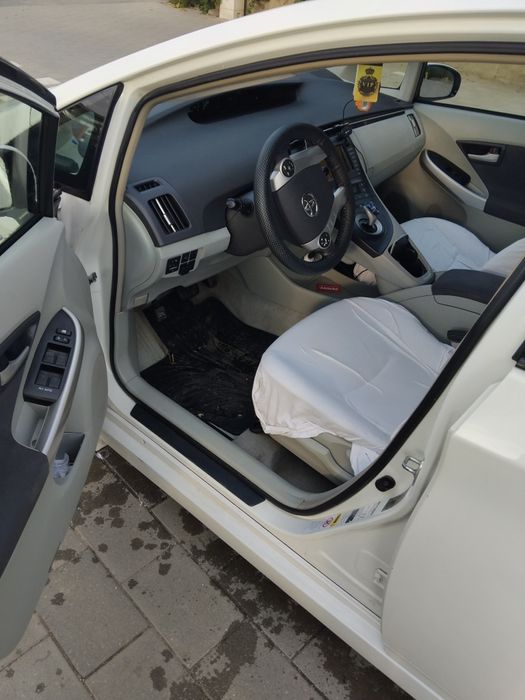 Toyota prius 2011