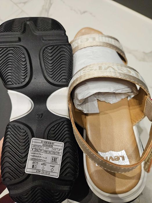 Levi's сандали/ 37