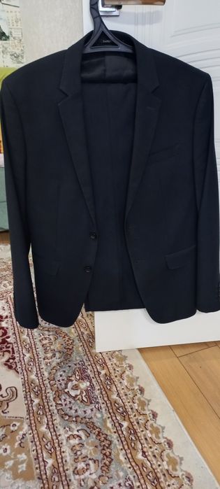 Костюмы  мужские , классика  .