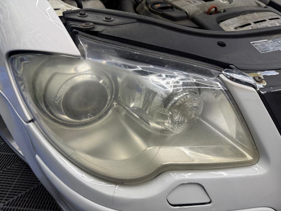 Polish Reconditionare Faruri cu folie de protectie