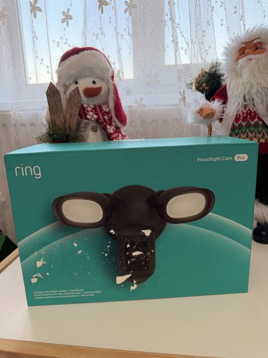 Cameră Ring Floodlight Cam Wired Pro