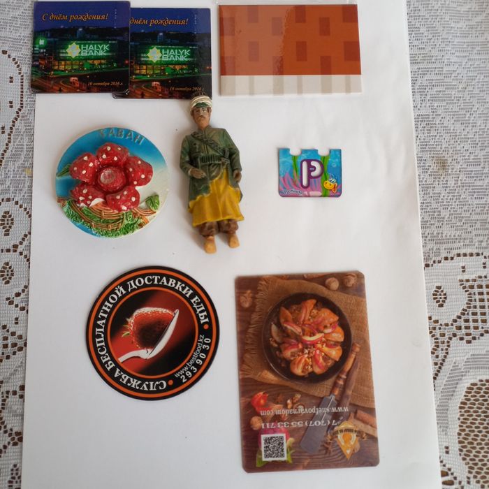 Магнитные наклейки разные  за всё 1000тг