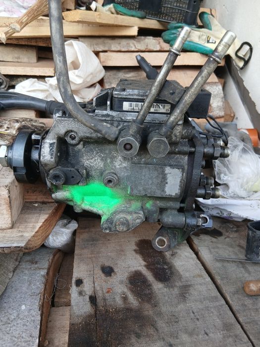 Vând pompă de injecție ford tranzit 2402. Cod 0470504040