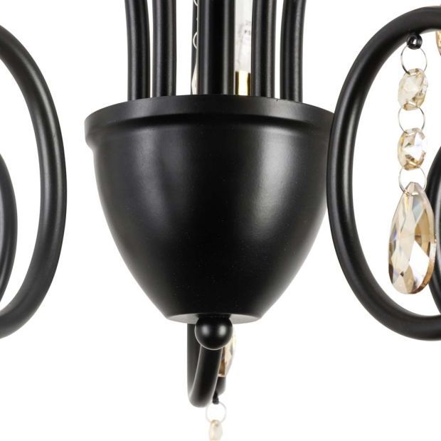 Страхотен полилей в дворцов стил