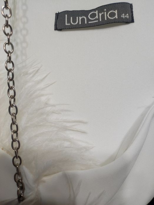 Продам в комплекте шикарное платья