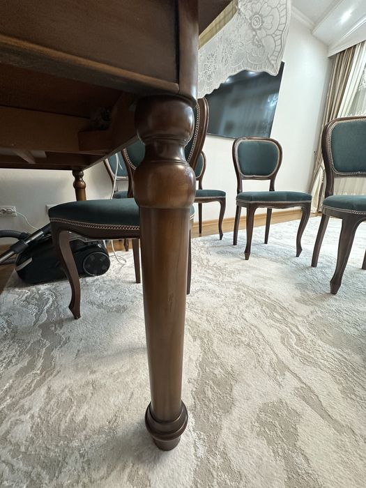 Стол гостевой деревянный