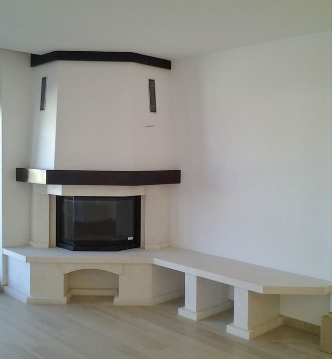 Semineu clasic din  piatra naturala