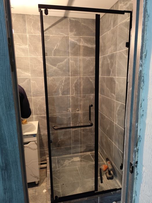 Перегородки для душевых кабин,