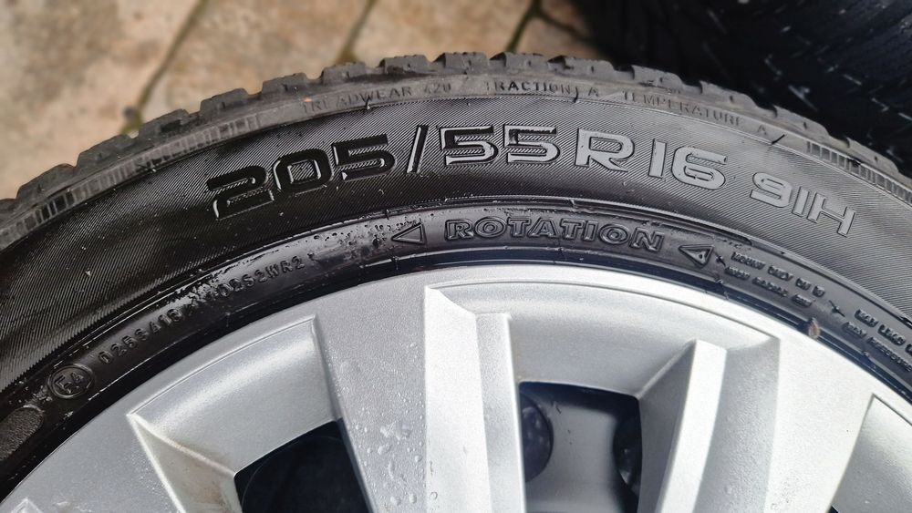 Anvelope iarna 205 55 R 16 cu jante VW
