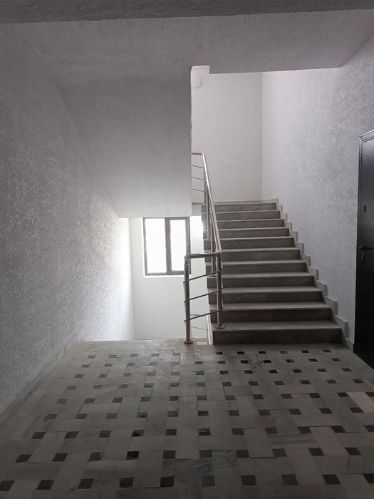 Navastroykadan kadastri chiqqan 2 xonalik kvartira sotiladi