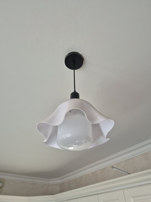 Люстры продам разные