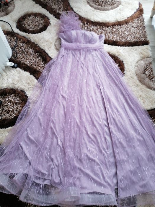 Vând rochie deosebita