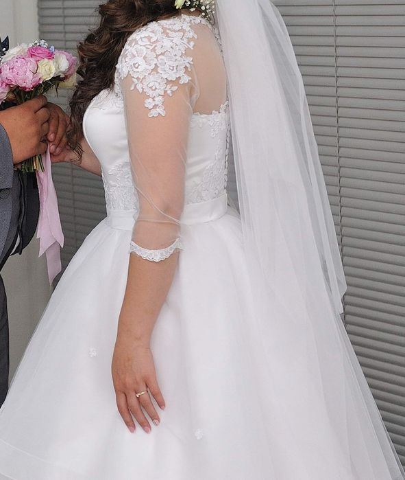 Rochie de mireasă cu volane