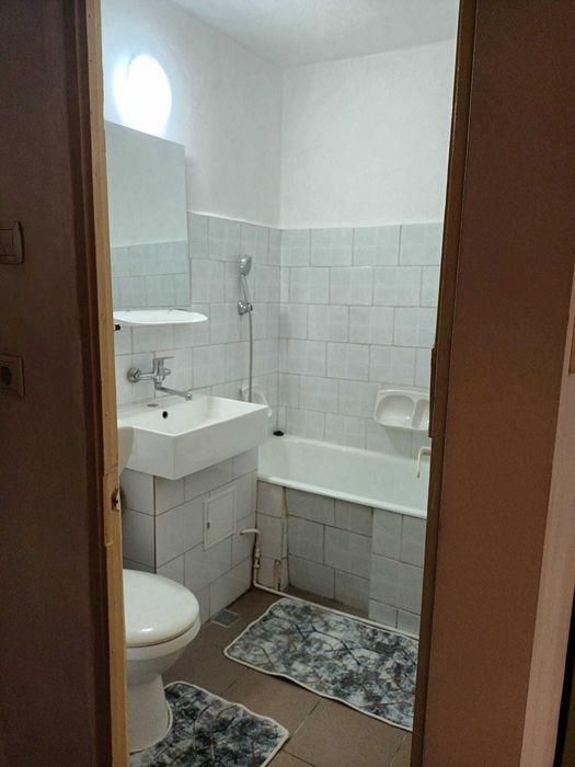 Inchiriez garsoniera pe Calea Moldovei