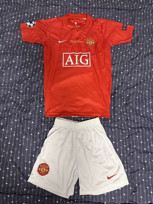 Спортен футболен екип