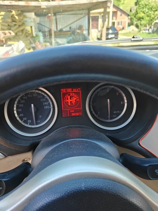 Vând Alfa Romeo 159