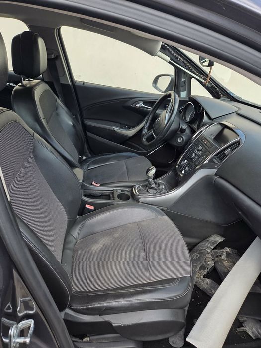 Opel Astra 1.7 на части