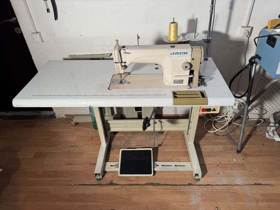 Masina de cusut industriala jack