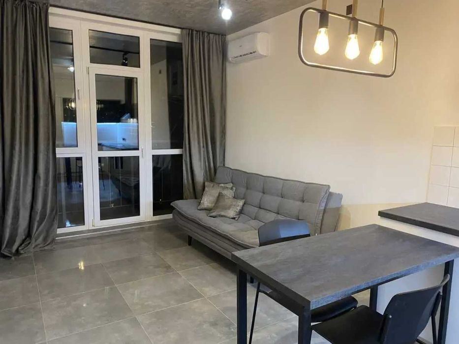 Двустаен имот в кв.Толстой