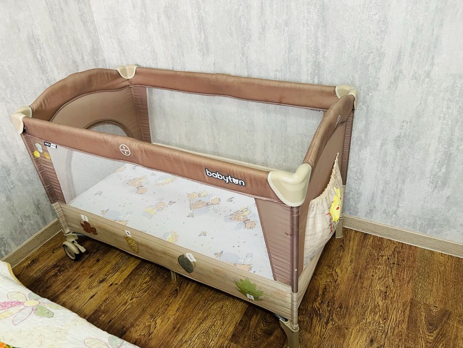 Продам кровать манеж