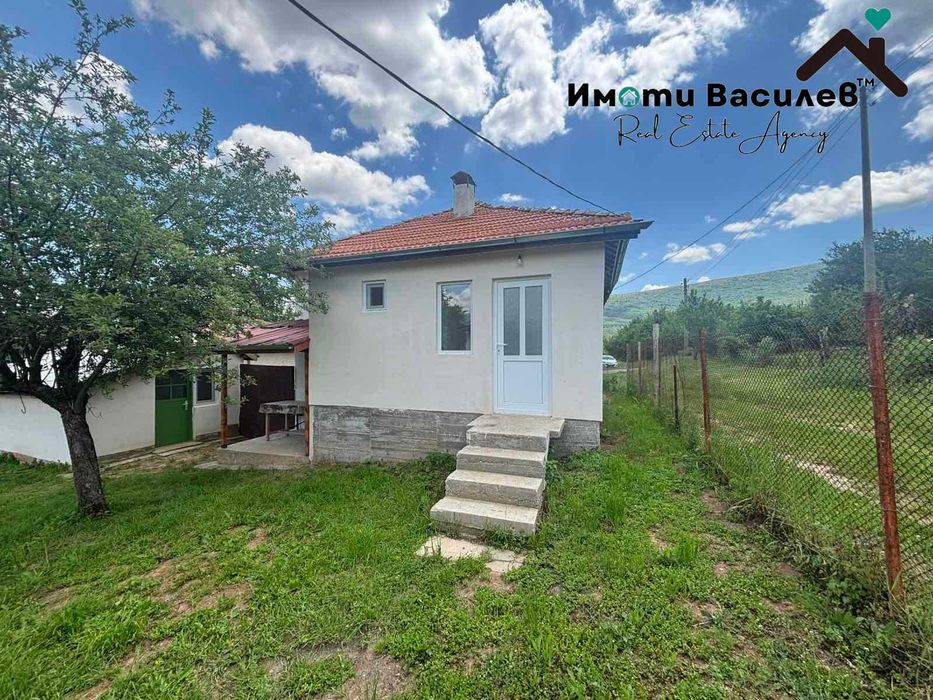 Продава КЪЩА област София, гр. Годеч с. Върбница