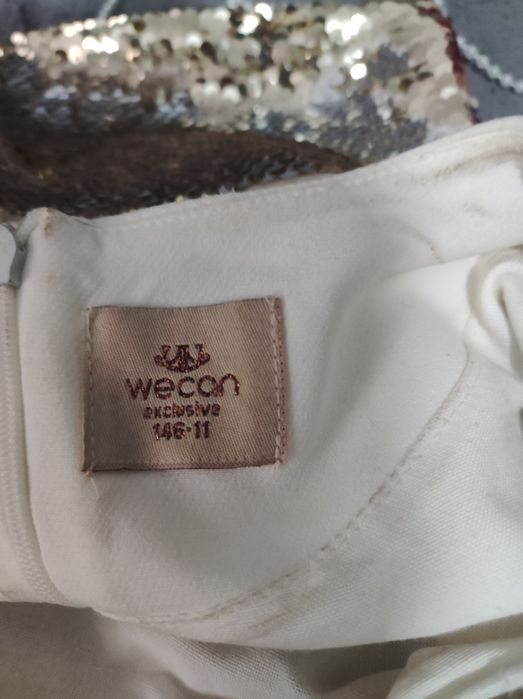 Платье с поетками,нарядное