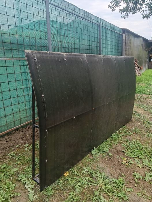 Copertină policarbonat 2.10m×1.07m cu structură metalică solidă
