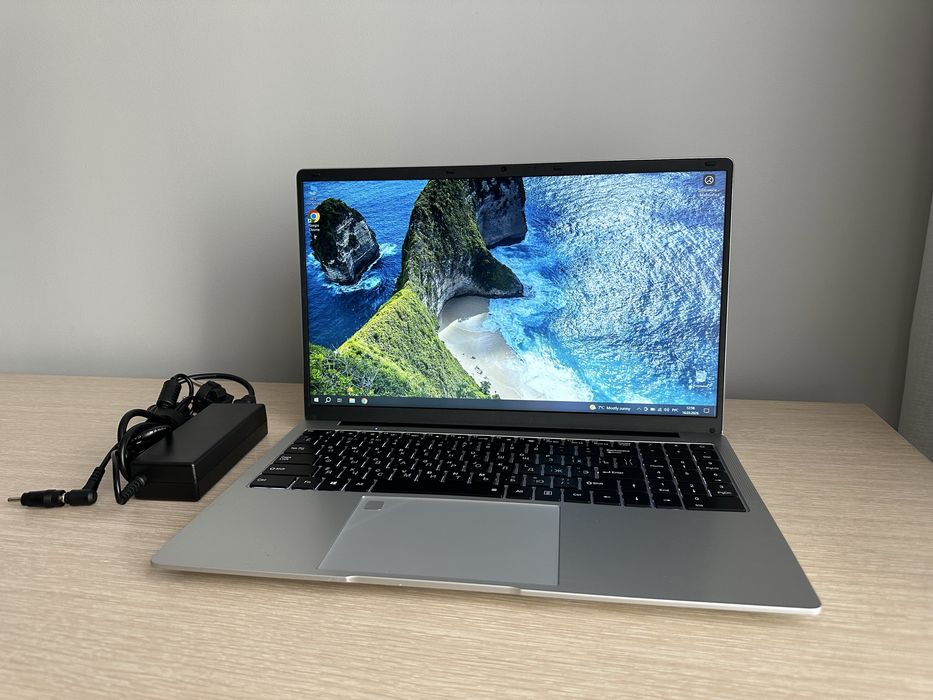 Ноутбук intel/8GB/SSD 128GB/Видеокарта 4GB/Windows 10 Pro/Microsoft