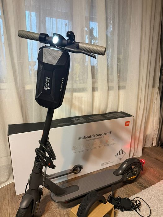 Xiaomi Mi electric Scooter 1S - aproape nouă - cu accesorii +cutie