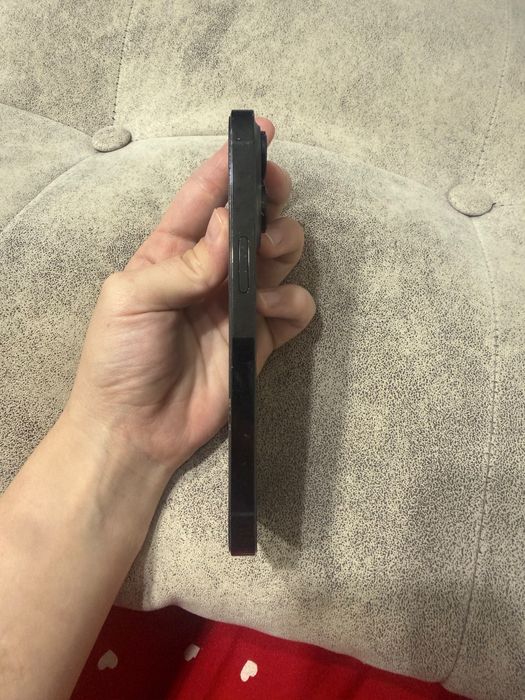 Iphone 14 pro 128 gb на черном цвете