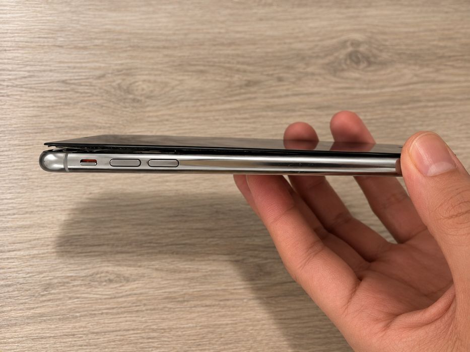 iPhone XS Max – Funcțional – Ecran ridicat, necesită schimbare baterie