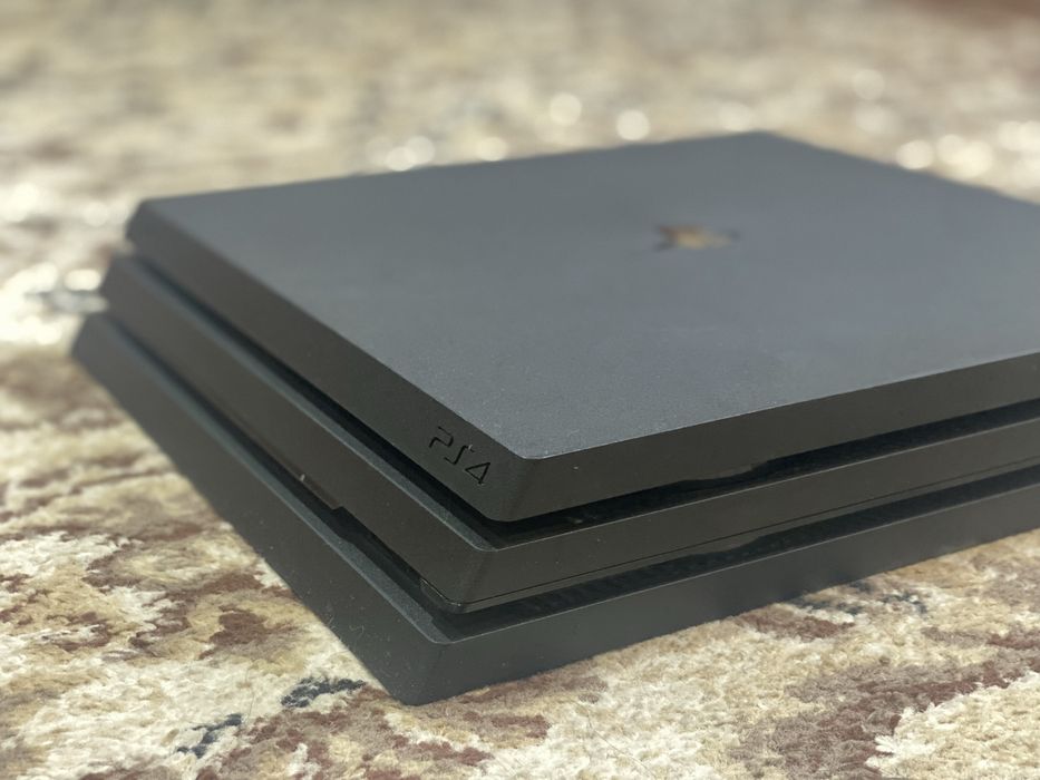Продам плейстейшен [4 PRO] [1TB]
