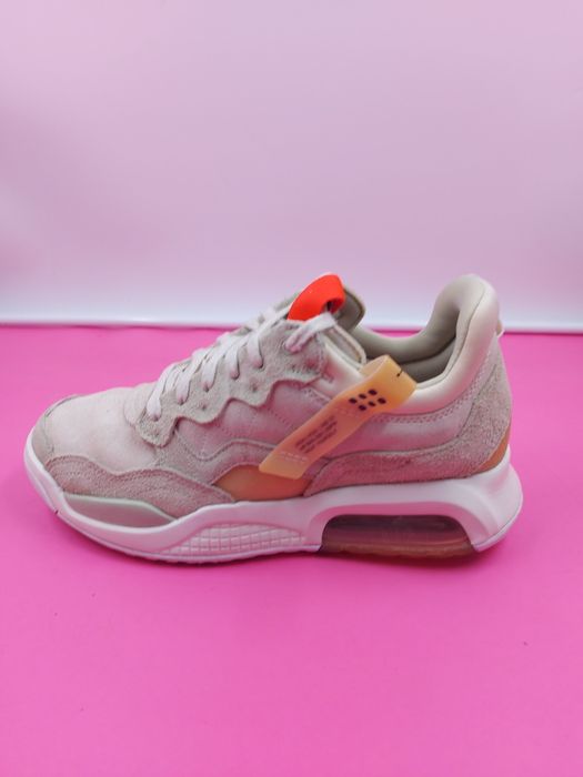 Jordan Ma2 Cv8122 300 номер 43 Оригинални мъжки сникърси