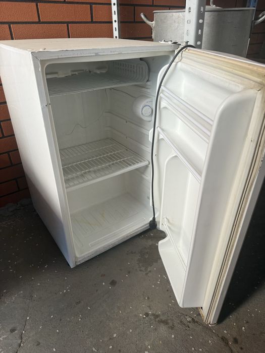 Срочно продам Холодильник
