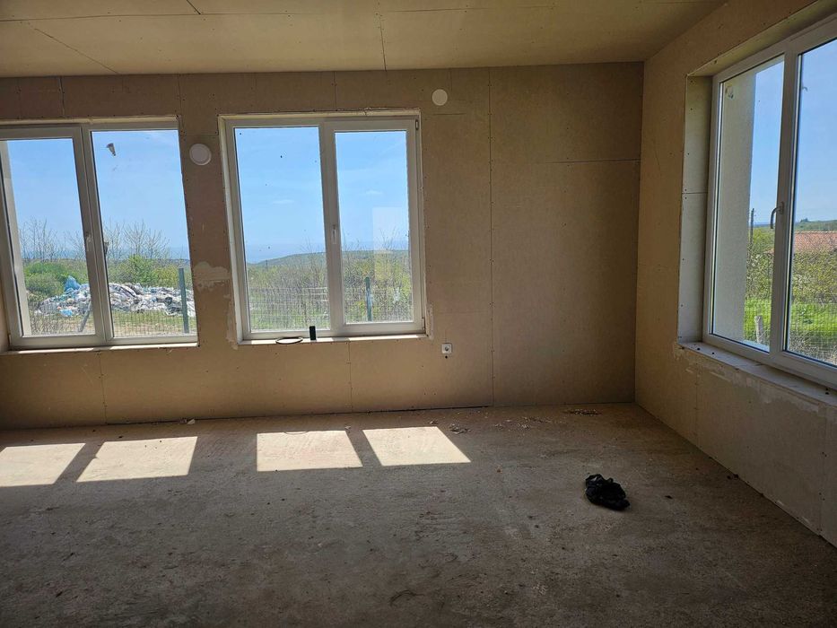 Къща с четири спални - ново стройтелство