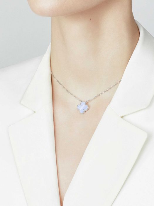 Van Cleef & Arpels VCA Gold Chalcedony Alhambra Clover Дамско Колие