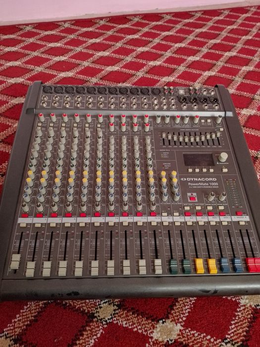 Dinacord pult mikwer sotiladi,P argenal