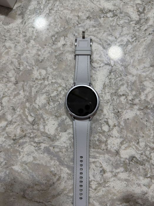 Продам часы galaxy watch classic 6