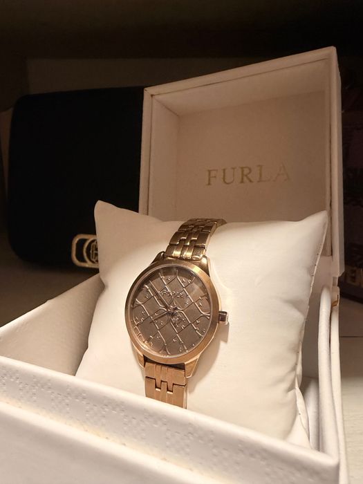 Дамски часовник - златист, Furla