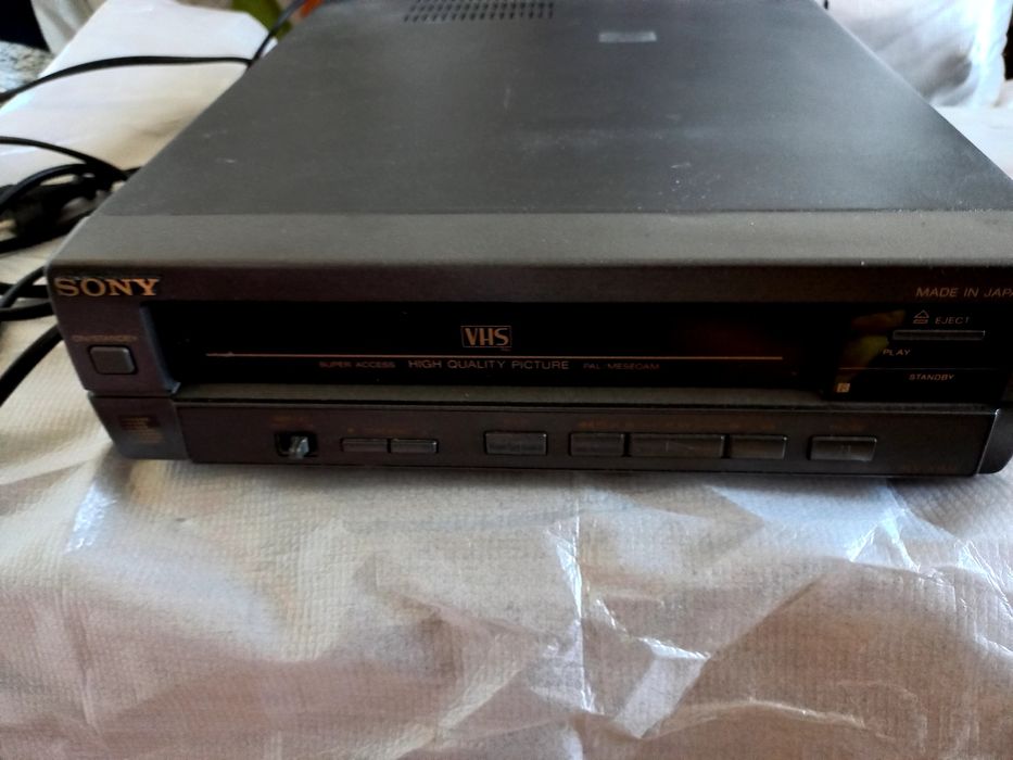 Продавам DVD  player HYUNDAI