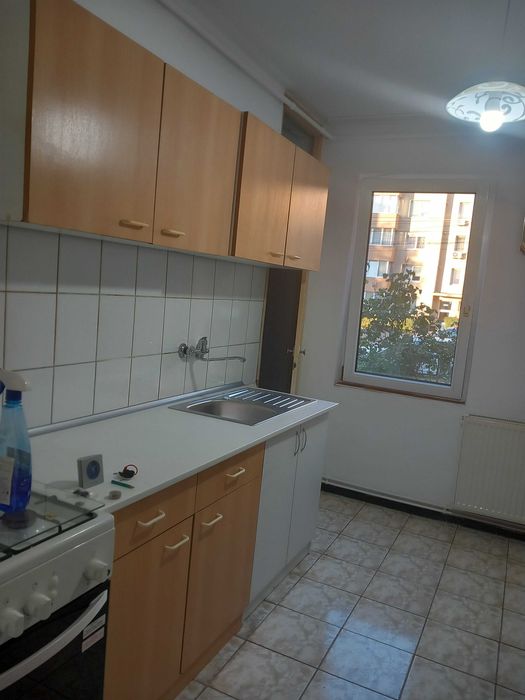 Chirie 3 camere dambu pietros