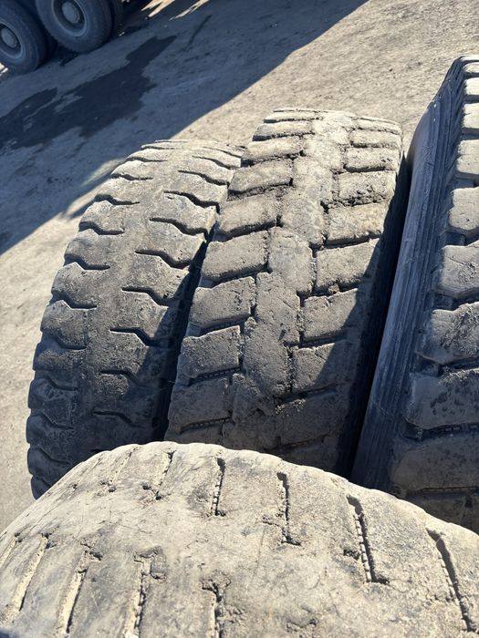 Продам резину 12:00 r20