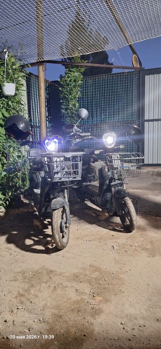 Продам 2 электроскутера . На ходу